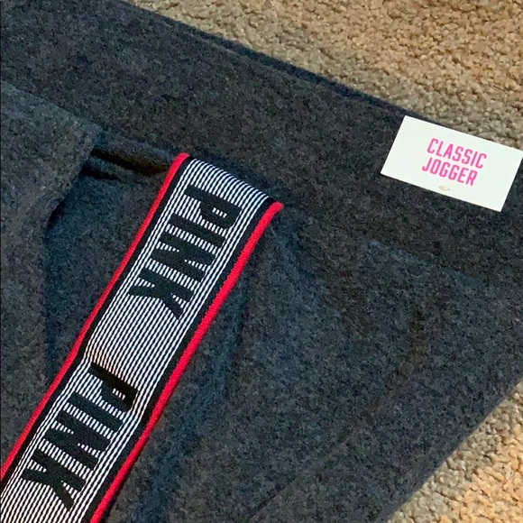 Victoria’s Secret Pink classic jogger - Picture 2 of 3